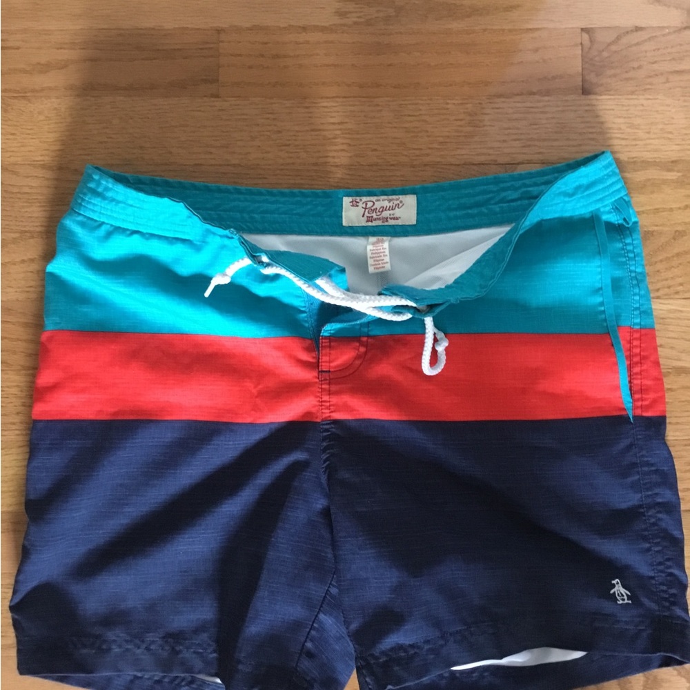 Mens swim trunks board shorts. Size 32 6” inseam